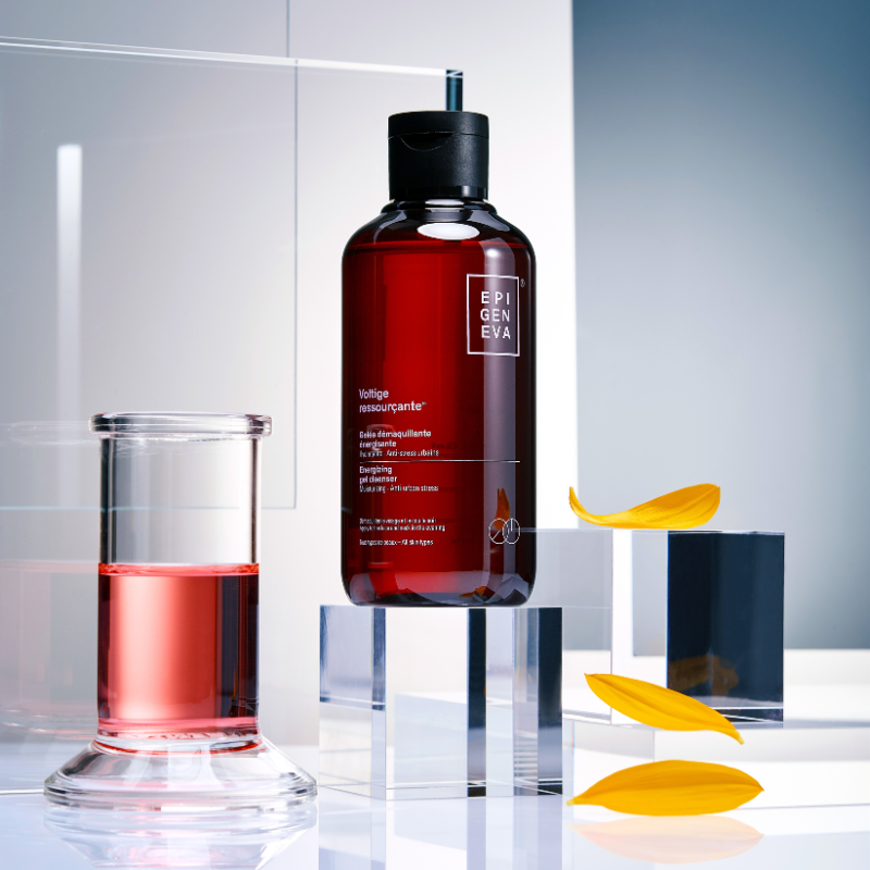 Epigeneva Voltige ressourçante Energizing Face Gel Cleanser – bottle on display, front view
