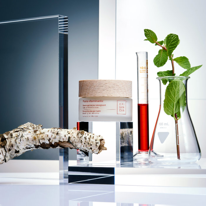 Epigeniva Plume vitaminante Energizing Day Gel-Balm – closed jar on display