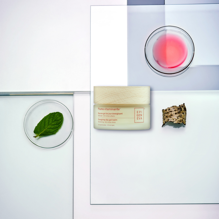 Epigeniva Plume vitaminante Energizing Day Gel-Balm – jar flat on layout